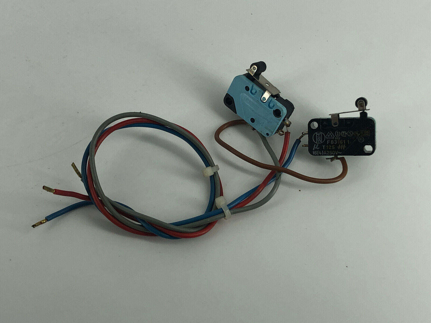 Endress GTA600 Endschalter Positionsschalter Schalter Microschalter Taster Konta