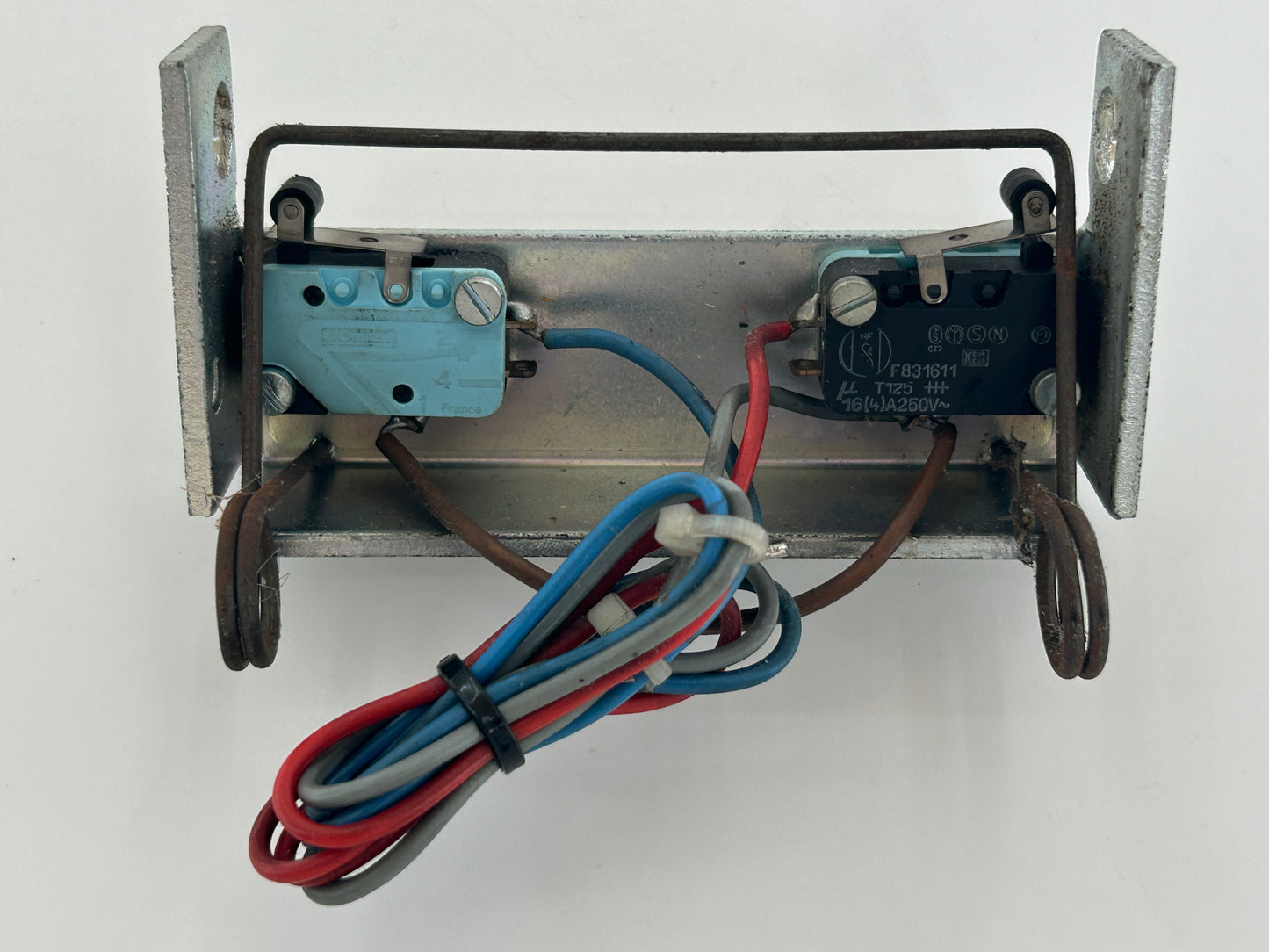 Bernal BA1000 Endschalter Positionsschalter Schalter Taster Knopf Microschalter