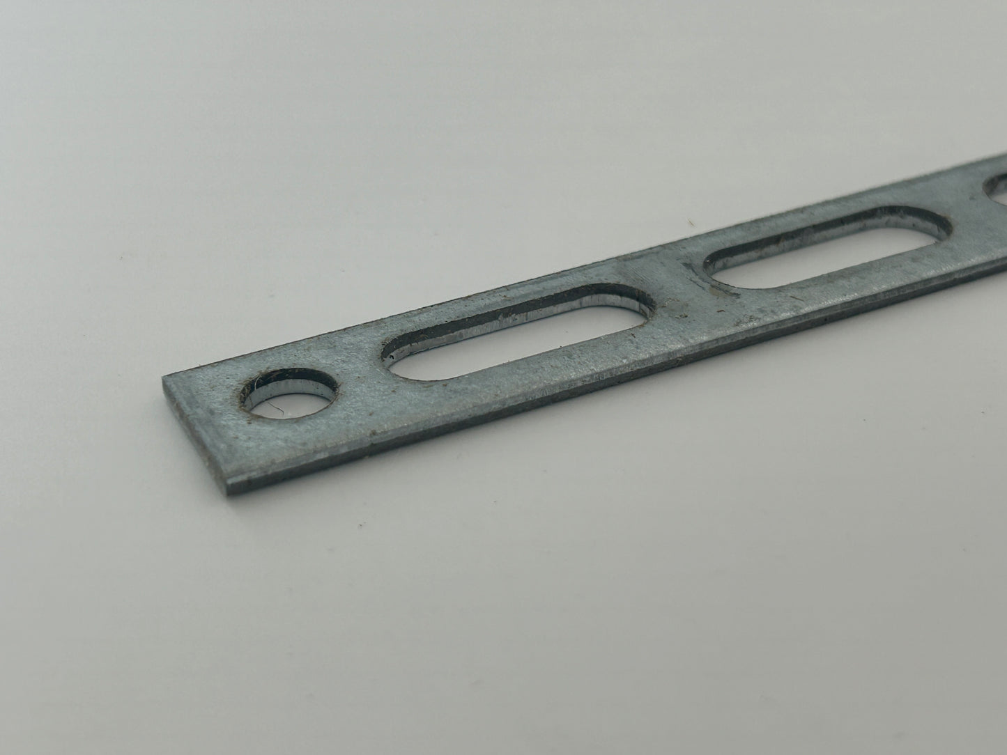 Alulux Detolux 220.2 ceiling suspension center suspension suspension fastening bracket holder bracket