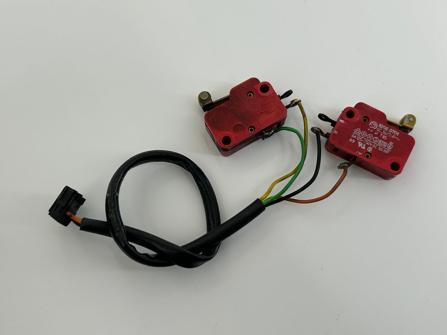 Berner GHT120 Endschalter Schalter Taster Positionsschalter Sensor Endanschlag Microschalter Kontaktschalter Knopf