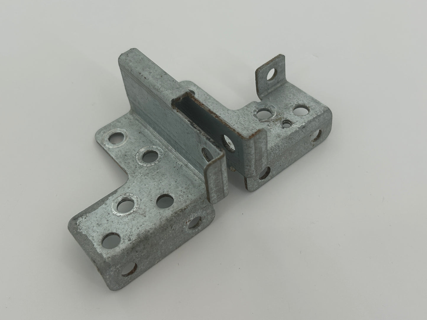 Novoferm Novomatic 403 Torbefestigung Torwinkel Toranbindern Torbeschlag Torblattwinkel Winkel Halterung Halter Haltewinkel Torbeschlagswinkel Toranschlusskonsole Torverschluss