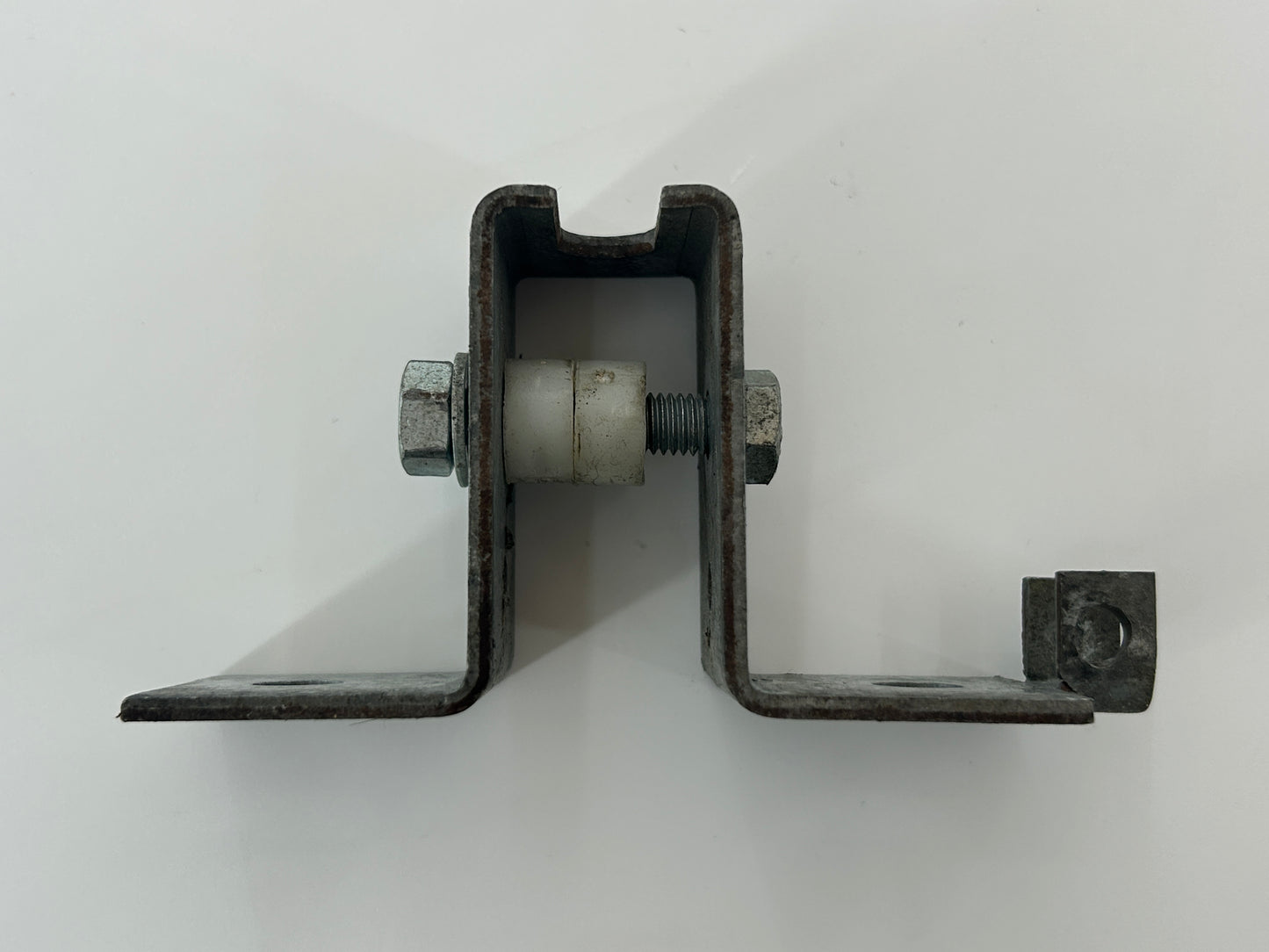 Bernal Gamma 900 Torwinkel Winkel Torbefestigung Toranbinder Torbeschlag Torblattwinkel Haltewinkel Torbeschlagswinkel Torverschluss Toranschlusskonsole