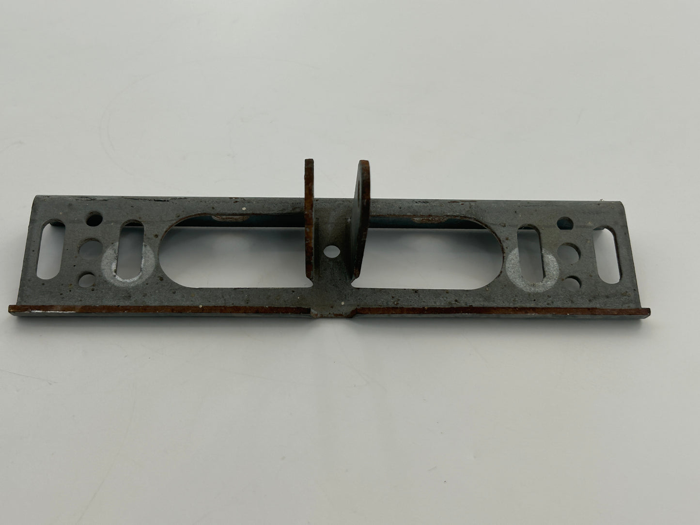 Bosch Toplift 2002 Torbefestigung Torwinkel Toranbindern Torbeschlag Torblattwinkel Winkel Halterung Halter Haltewinkel Torbeschlagswinkel Toranschlusskonsole Torverschluss