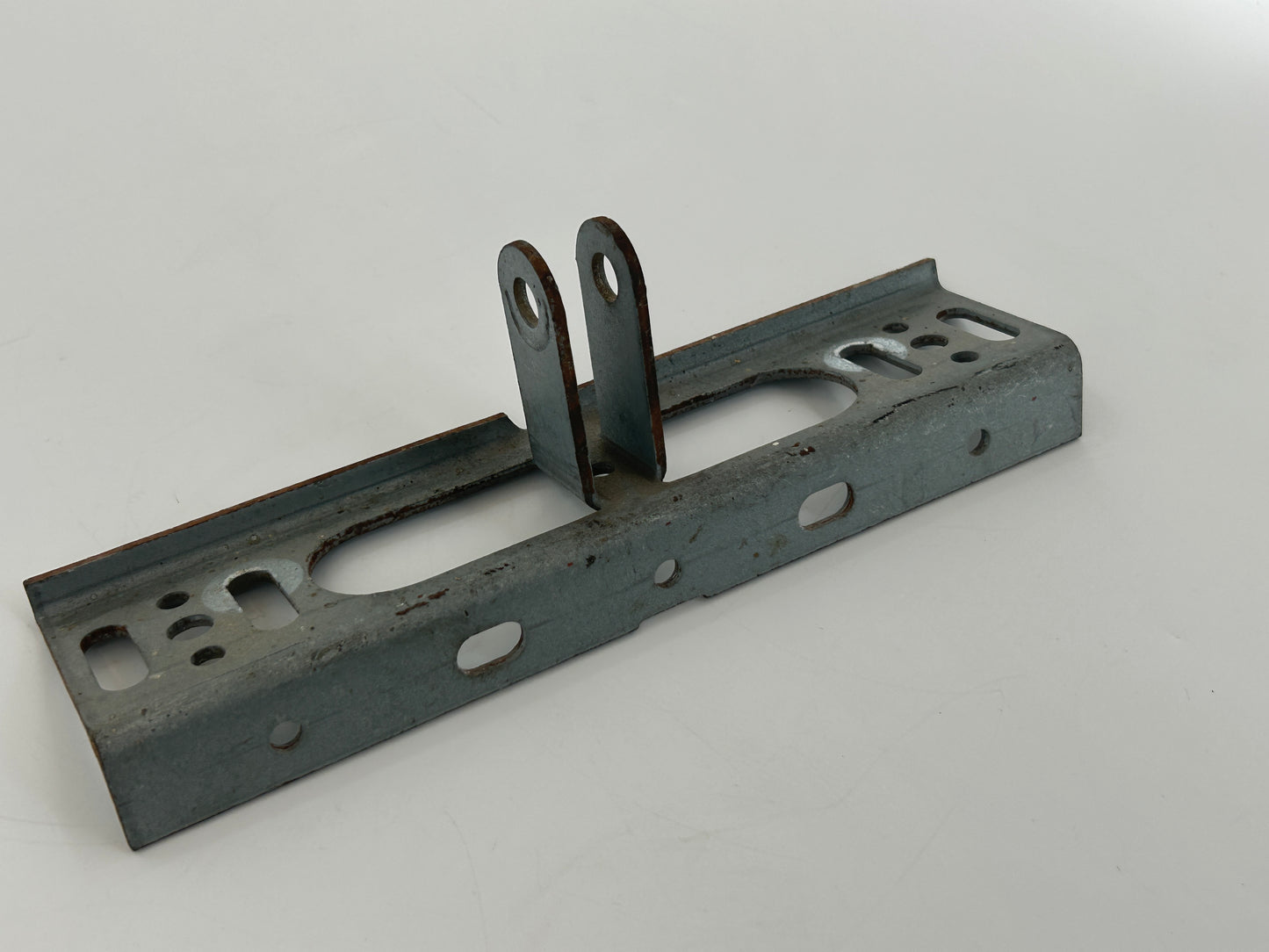 Bosch Toplift 2002 Torbefestigung Torwinkel Toranbindern Torbeschlag Torblattwinkel Winkel Halterung Halter Haltewinkel Torbeschlagswinkel Toranschlusskonsole Torverschluss