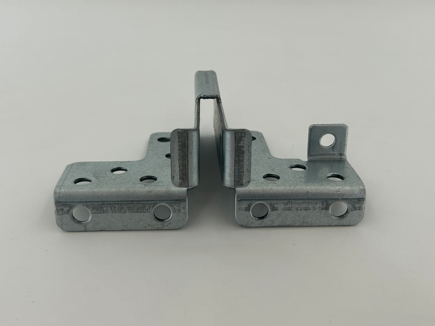 Novoferm Novomatic 423 Torbefestigung Torwinkel Toranbindern Torbeschlag Torblattwinkel Winkel Halterung Halter Haltewinkel Torbeschlagswinkel Toranschlusskonsole Torverschluss