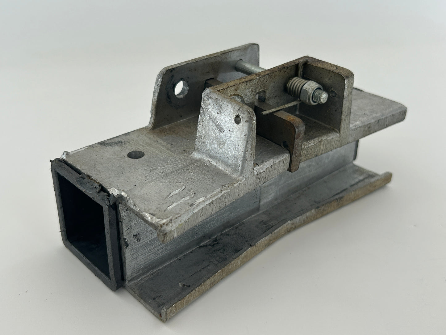 Novoferm Modell 500 Laufwagen Mitnehmer Schlitten Zugschlitten Motorwagen Laufkatze Laufbock Gleitschlitten Laufschuh Laufschlitten Rollenwagen Führungsschlitten Antriebsschlitten