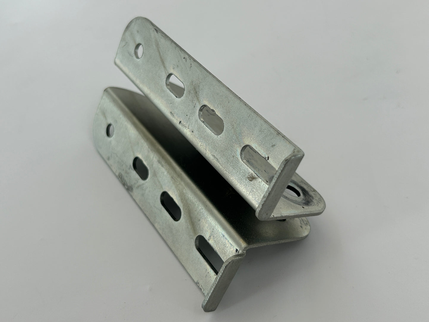 Marantec Comfort 370 Torbefestigung Torwinkel Toranbindern Torbeschlag Torblattwinkel Winkel Halterung Halter Haltewinkel Torbeschlagswinkel Toranschlusskonsole Torverschluss