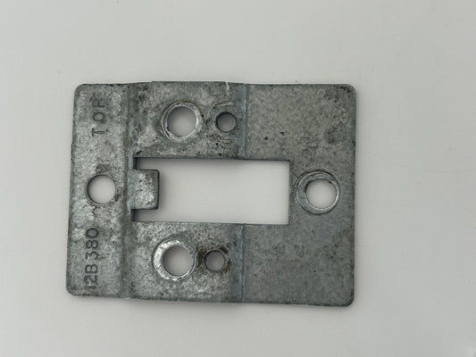 Liftmaster PRO8000 Torbefestigung Toranbindern Torwinkel Torbeschlag Torblattwinkel Winkel Halterung Halter Haltewinkel Torbeschlagswinkel Toranschlusskonsole Torverschluss