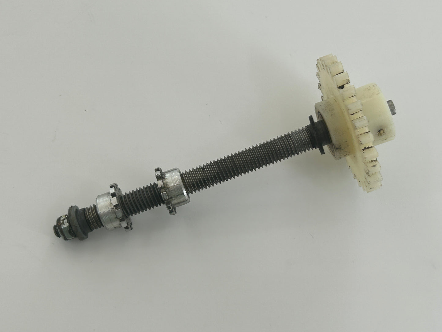 Bernal GDO 100 Zahnrad Ritzel Antriebssnabe Schneckenrad Antriebsscheibe