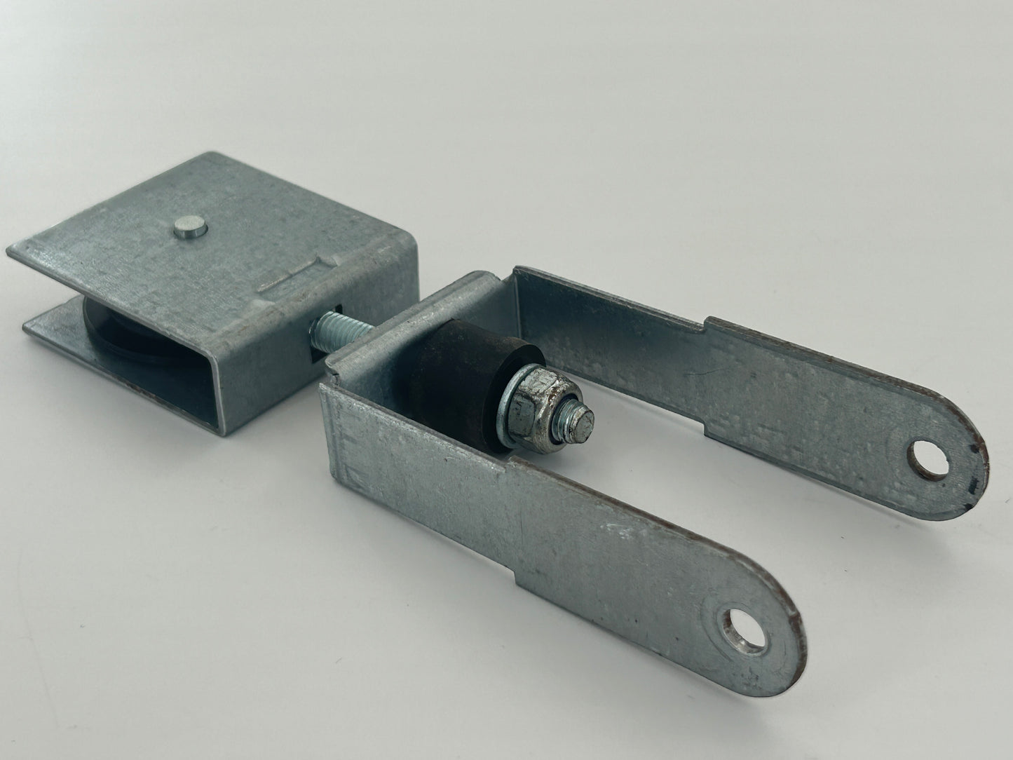 Novoferm Tormatic Novodoor chain tensioner end piece deflection tensioning device angle deflection pulley roller chain deflection chain turner chain spreader