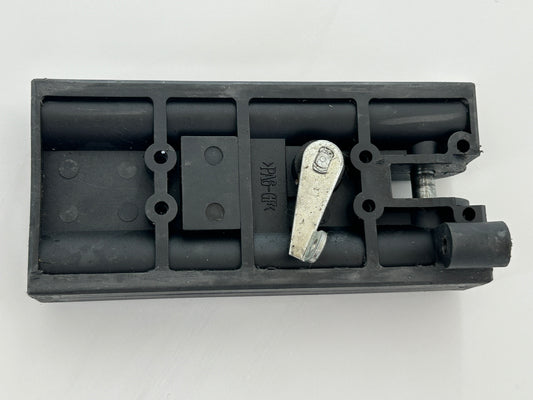 Bernal GAMMA 600 Laufwagen Mitnehmer Schlitten Zugschlitten Motorwagen Laufkatze Laufbock Gleitschlitten Laufschuh Laufschlitten Rollenwagen Führungsschlitten Antriebsschlitten