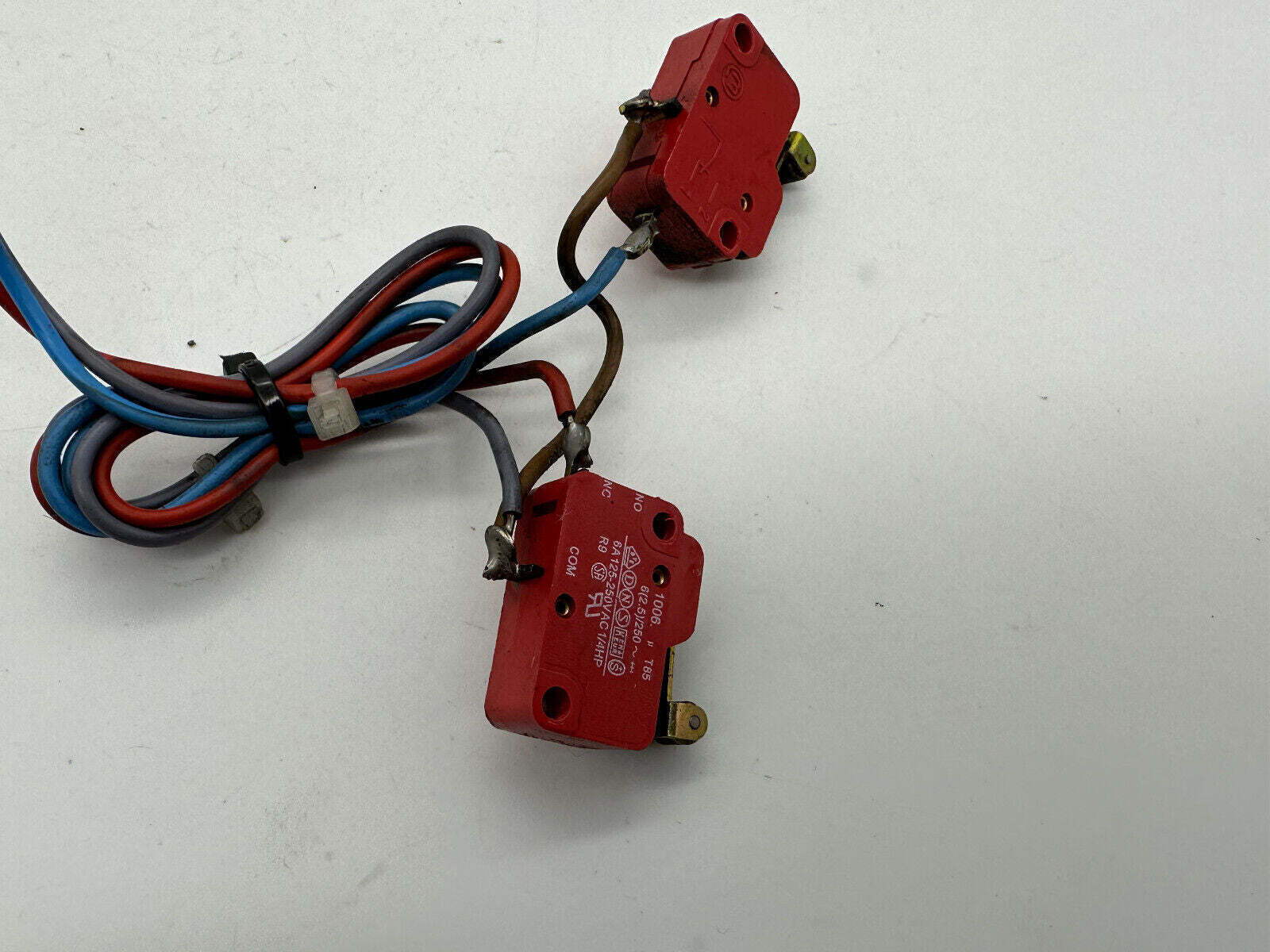 ‎Bernal 2100 Microschalter Endschalter Positionsschalter Schalter Taster Kontakt
