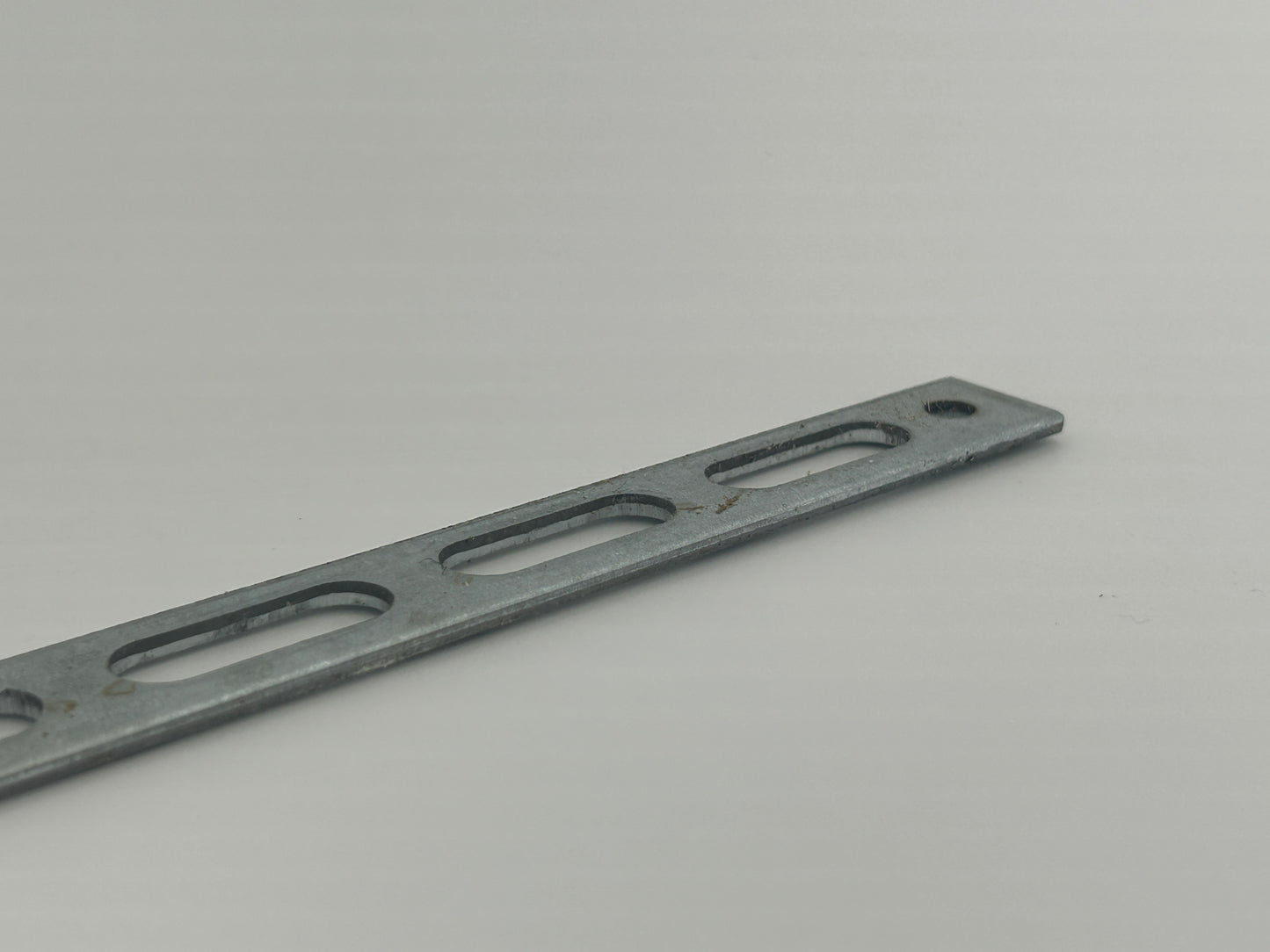 Alulux Detolux 220.2 ceiling suspension center suspension suspension fastening bracket holder bracket 