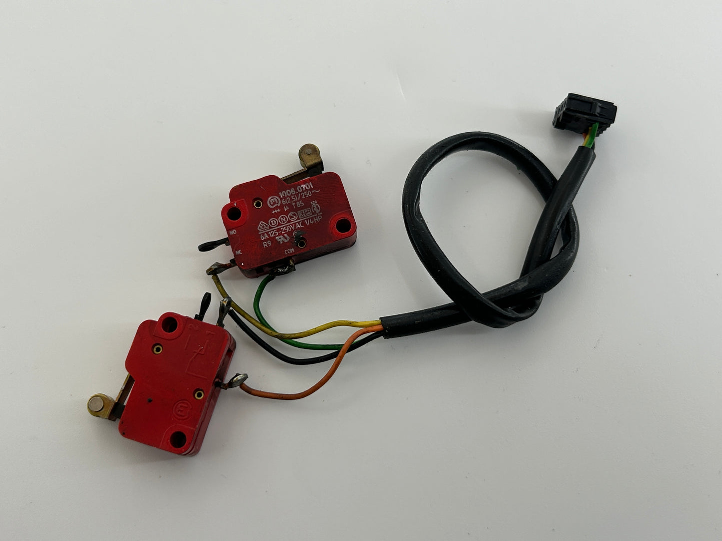 Berner GHT120 Endschalter Schalter Taster Positionsschalter Sensor Endanschlag Microschalter Kontaktschalter Knopf