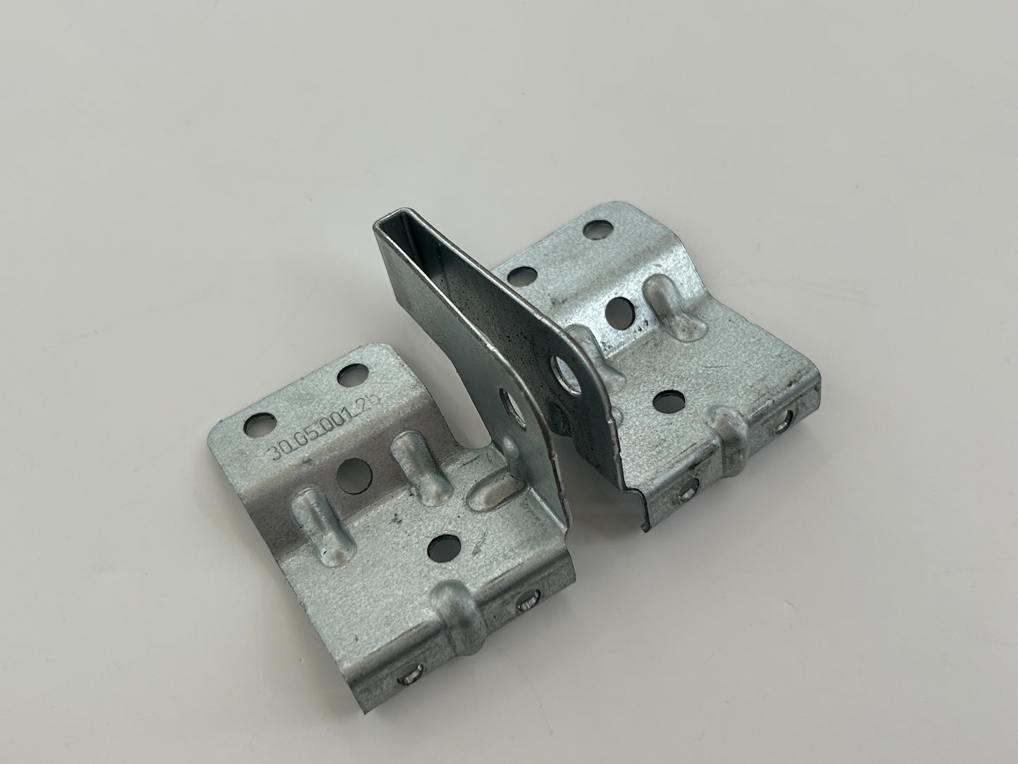 Novoferm Tormatic 413 Torwinkel Torbefestigung Toranbinder Torbeschlag Torblattwinkel Haltewinkel Torbeschlagswinkel Torverschluss Toranschlusskonsole