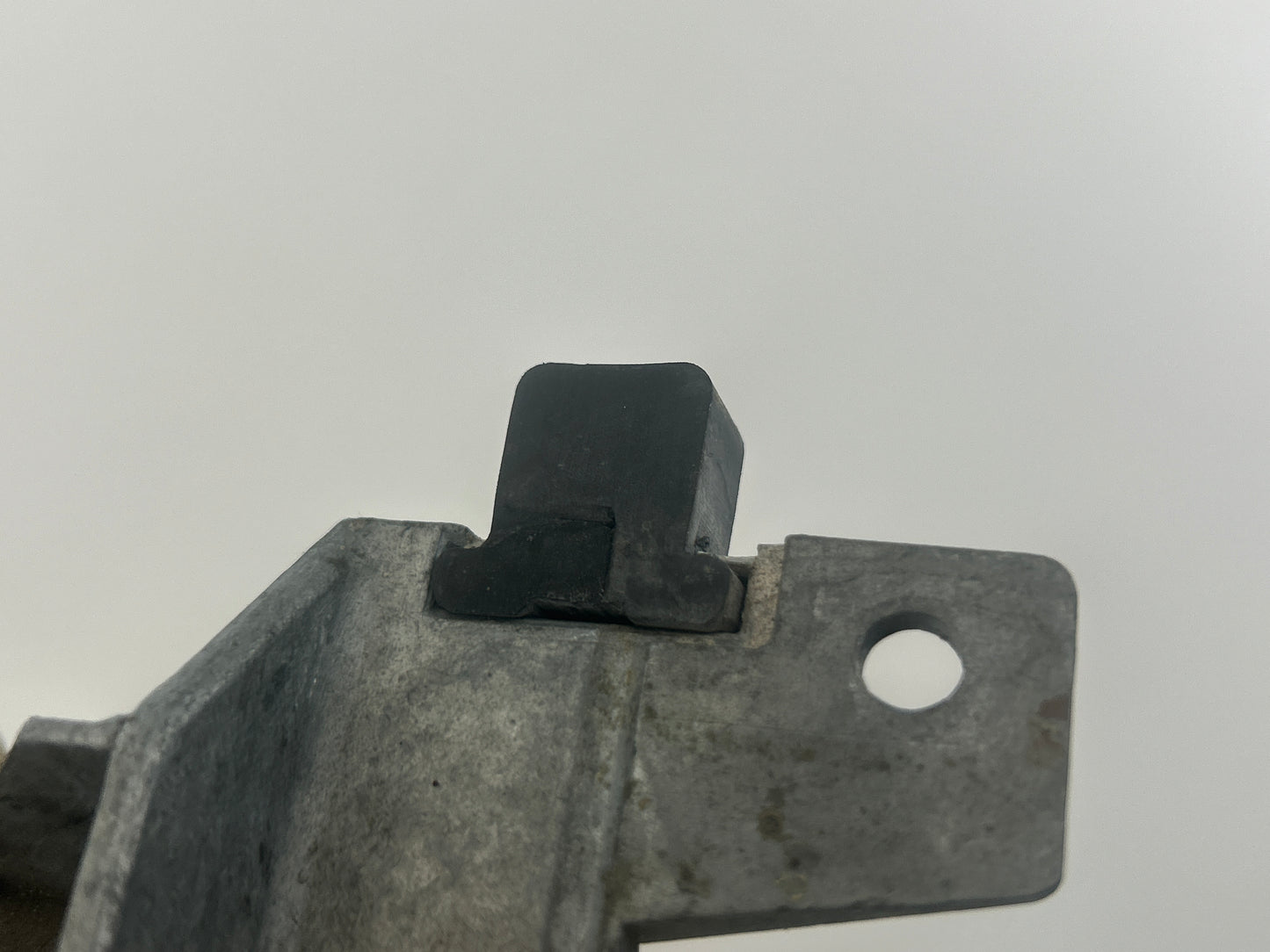 Hörmann Ersatzteile rechts N80 Schwingtor Rollenhalter