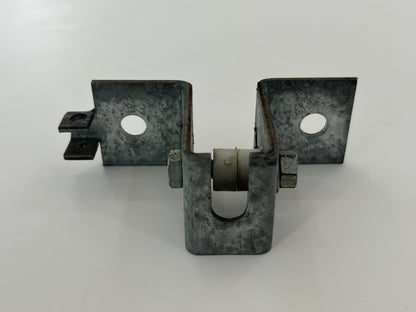 Bernal Gamma 900 Torwinkel Winkel Torbefestigung Toranbinder Torbeschlag Torblattwinkel Haltewinkel Torbeschlagswinkel Torverschluss Toranschlusskonsole