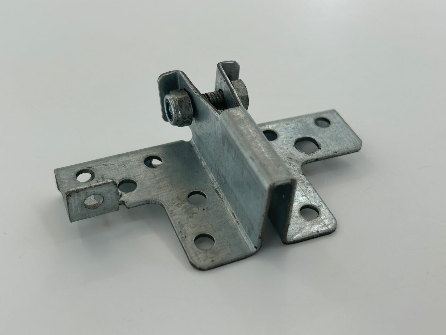 Bernal BT60 Torwinkel Winkel Torbefestigung Toranbinder Torbeschlag Torblattwinkel Haltewinkel Torbeschlagswinkel Torverschluss Toranschlusskonsole