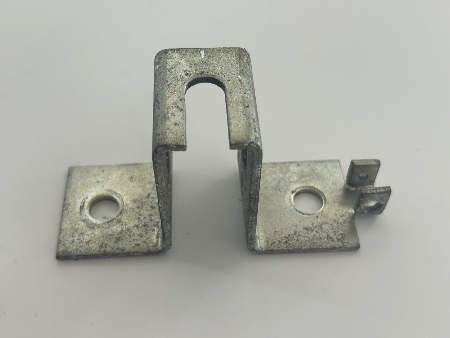 Bernal BA1000-3S Torbefestigung Torwinkel Toranbindern Torbeschlag Torblattwinkel Winkel Halterung Halter Haltewinkel Torbeschlagswinkel Toranschlusskonsole Torverschluss