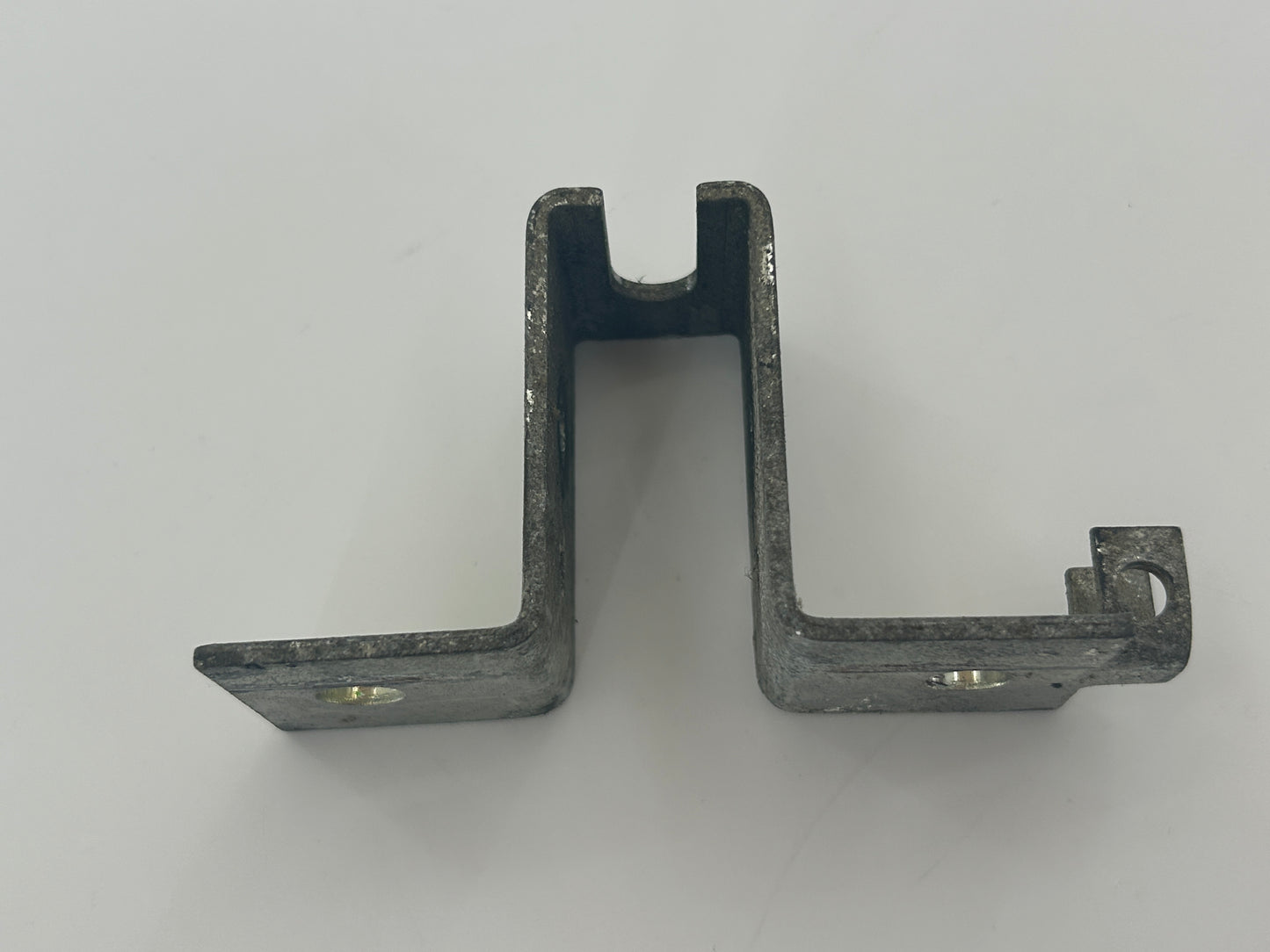 Bernal BA1000-3S Torbefestigung Torwinkel Toranbindern Torbeschlag Torblattwinkel Winkel Halterung Halter Haltewinkel Torbeschlagswinkel Toranschlusskonsole Torverschluss