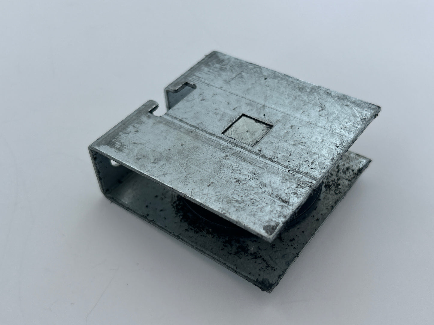 Novoferm 502 Umlenkung Rolle Spannvorrichtung Rad Ersatzteil Laufrolle Umlenkrolle Führungsrolle Spannrolle Antriebsrolle Kettenwender Kettenspanner Kettenführung Endstück Kettenumlenkung Kettenspreizer