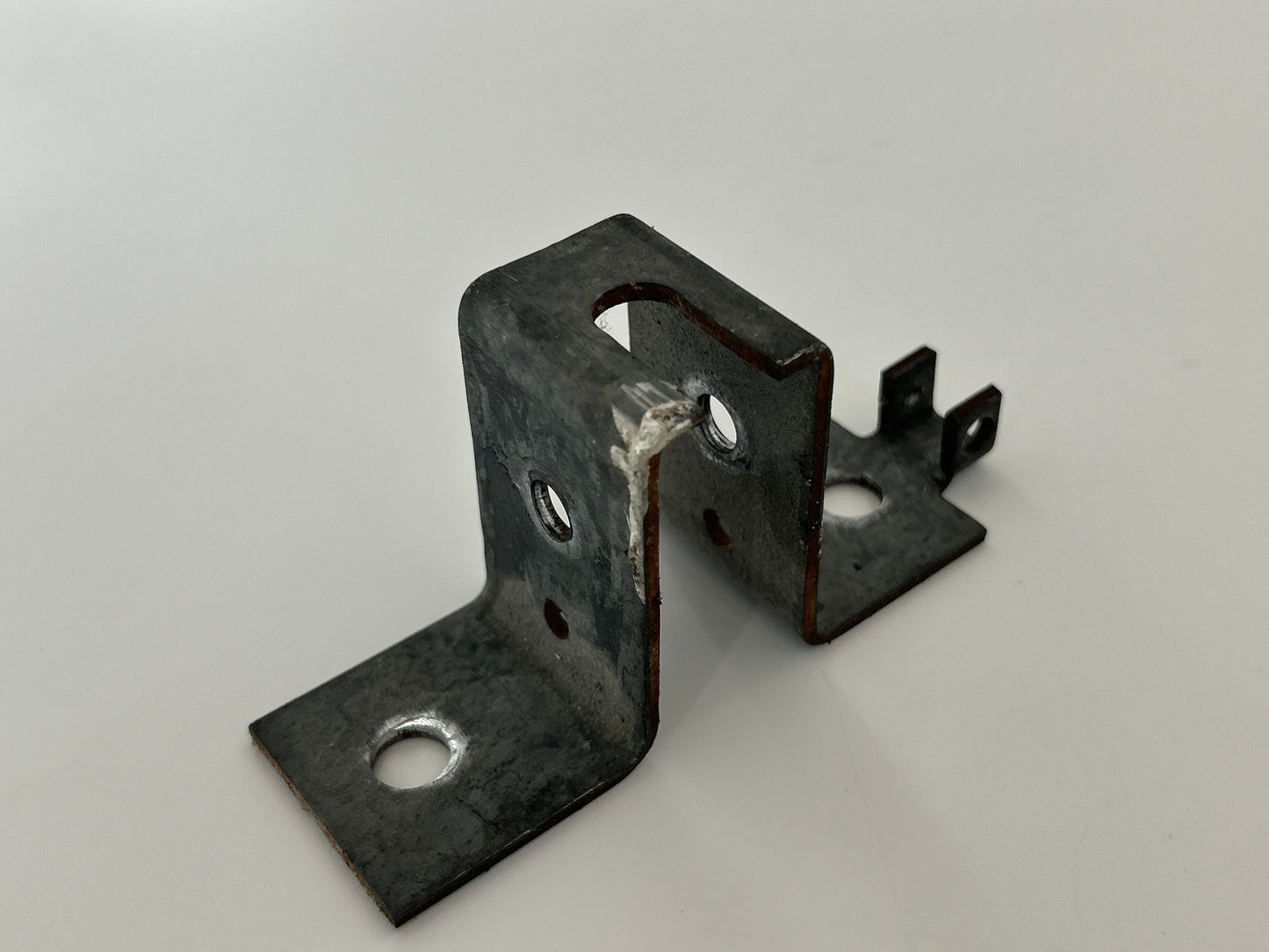 Berner BT60 Torbefestigung Torwinkel Toranbindern Torbeschlag Torblattwinkel Winkel Halterung Halter Haltewinkel Torbeschlagswinkel Toranschlusskonsole Torverschluss