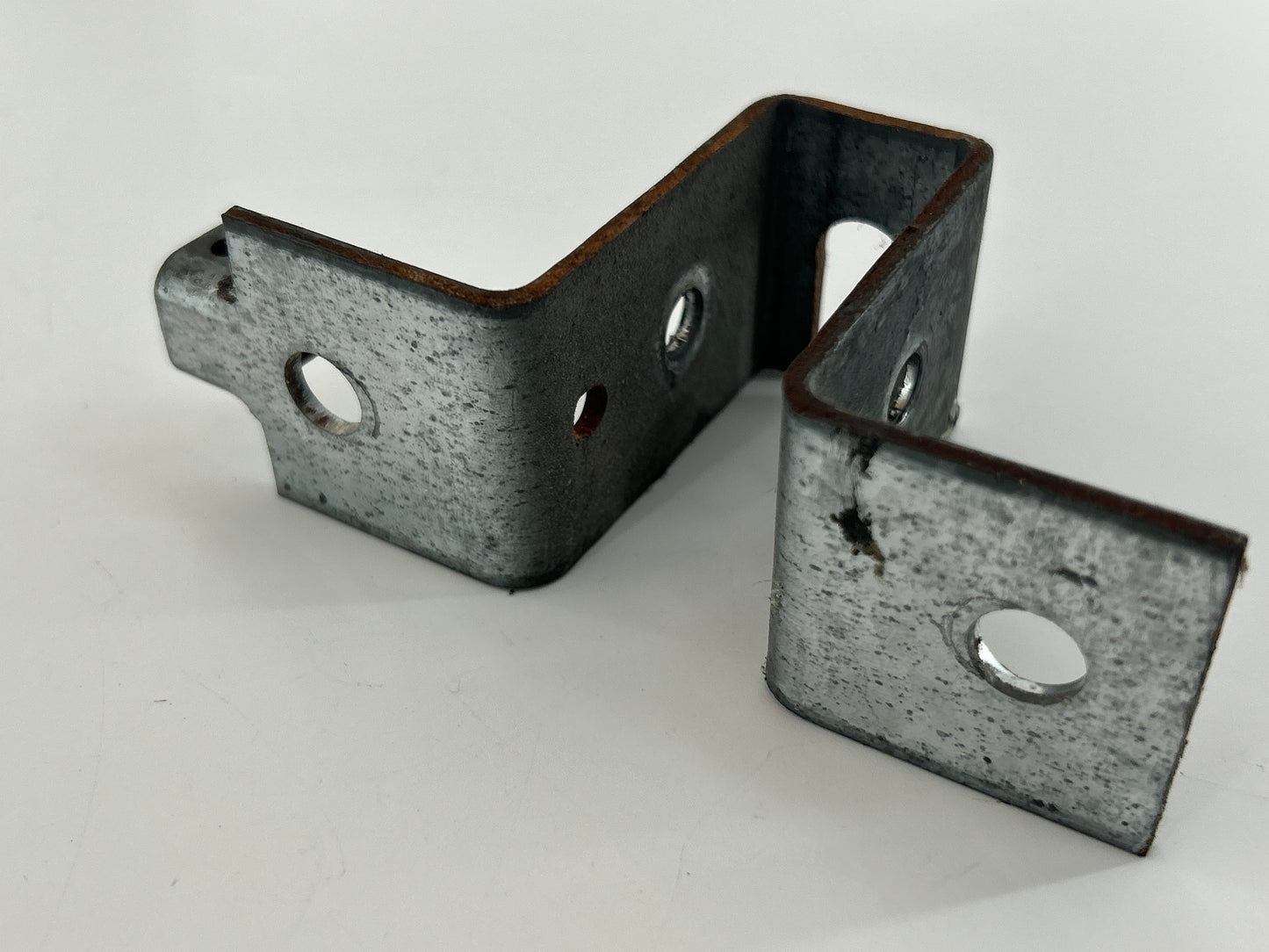 Berner BT60 Torbefestigung Torwinkel Toranbindern Torbeschlag Torblattwinkel Winkel Halterung Halter Haltewinkel Torbeschlagswinkel Toranschlusskonsole Torverschluss