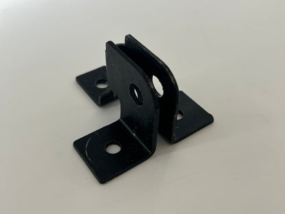 Genie ESD GRAC-40 Torbefestigung Torwinkel Toranbindern Torbeschlag Torblattwinkel Winkel Halterung Halter Haltewinkel Torbeschlagswinkel Toranschlusskonsole Torverschluss