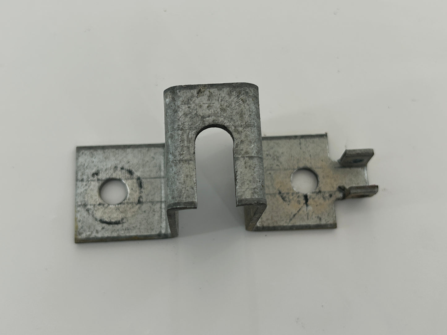 Berner GHT60 Torbefestigung Torwinkel Toranbindern Torbeschlag Torblattwinkel Winkel Halterung Halter Haltewinkel Torbeschlagswinkel Toranschlusskonsole Torverschluss