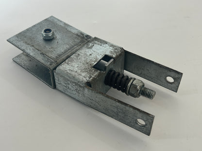 Liftmaster PRO8000 Umlenkung Rolle Spannvorrichtung Rad Ersatzteil Laufrolle Umlenkrolle Führungsrolle Spannrolle Antriebsrolle Kettenwender Kettenspanner Kettenführung Endstück Kettenumlenkung Kettenspreizer
