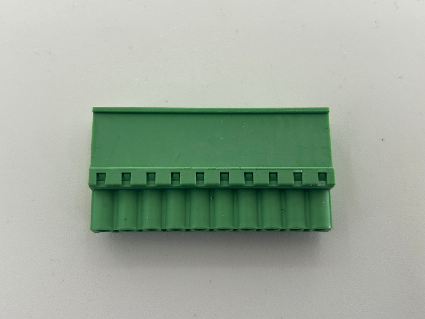 Hauss Elektronik GmbH Kehl V7.0 R6 Gegenverkehr Steckverbinder Anschlussleiste Anschlussklemme Stromklemmen Klemme Verteiler Sicherung Schraubklemme Ladebuchse Verbindungsklemme
