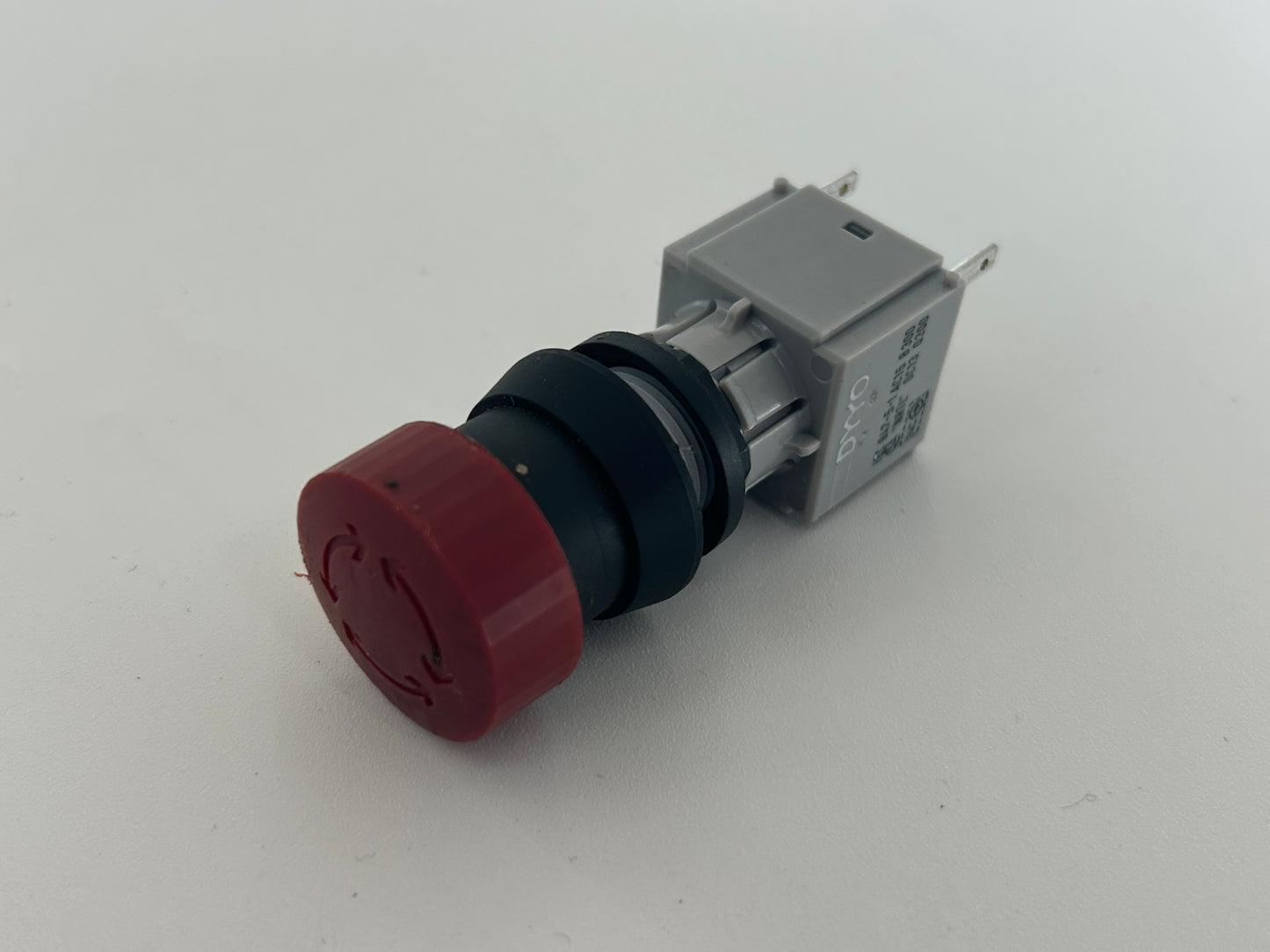 Hauss Elektronik GmbH Kehl V7.0 R6 Gegenverkehr NotAus Schalter Hauptschalter Knopf Hebelschalter Umschalter AN AUS Taster Notaus Drucktaster Taster