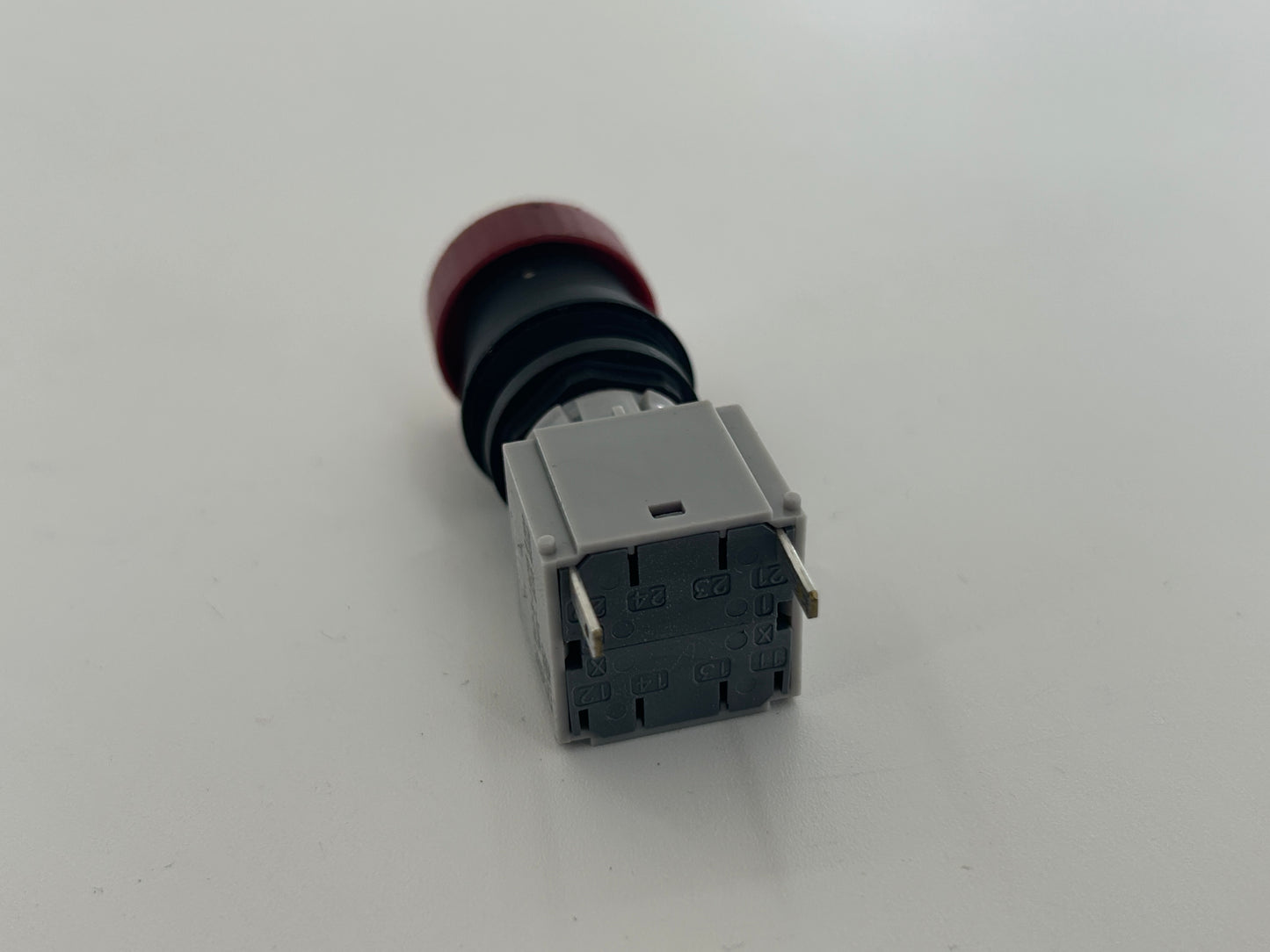 Hauss Elektronik GmbH Kehl V7.0 R6 Gegenverkehr NotAus Schalter Hauptschalter Knopf Hebelschalter Umschalter AN AUS Taster Notaus Drucktaster Taster