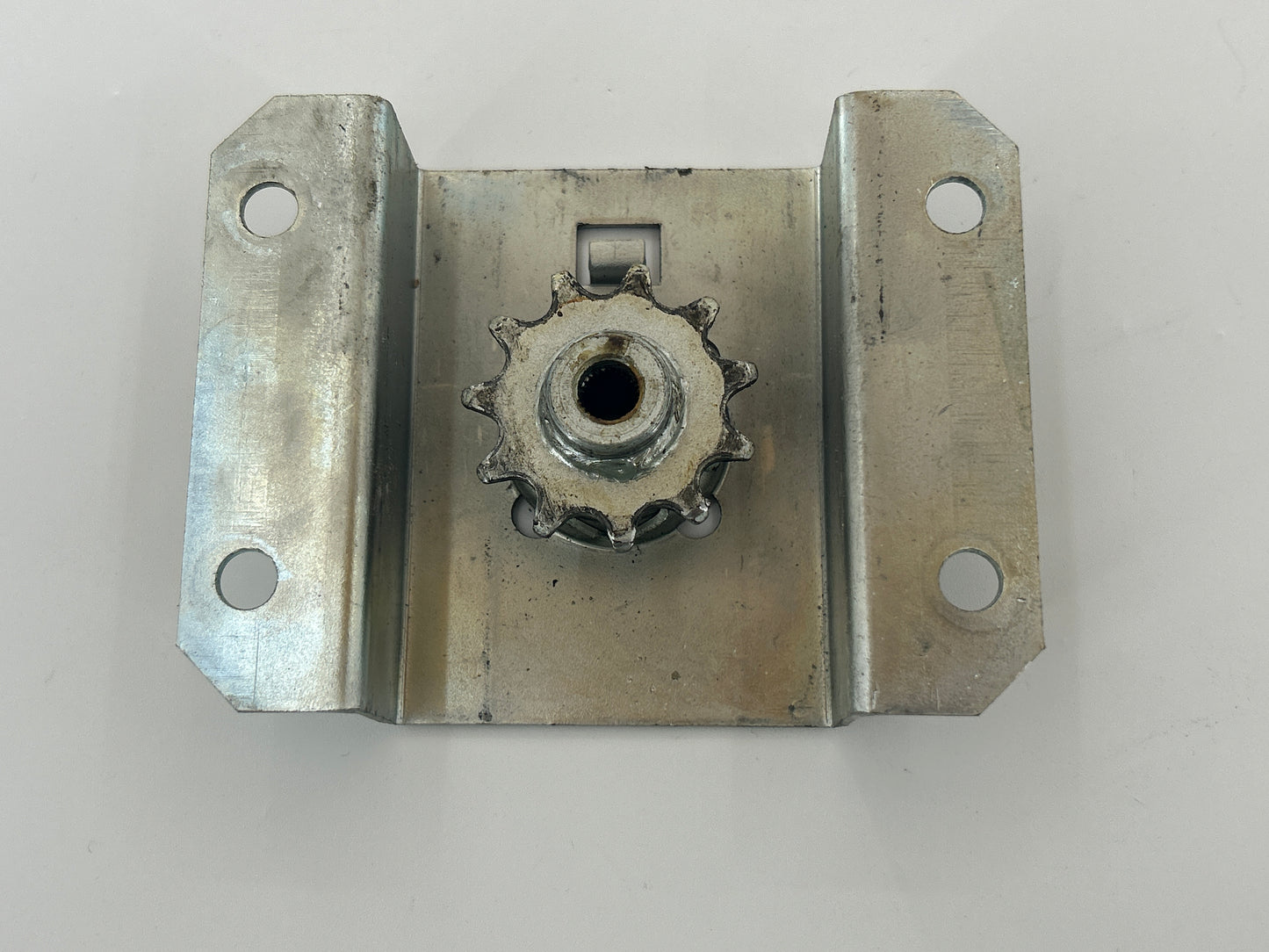 Novoferm Typ49 Umlenkung Rolle Spannvorrichtung Rad Ersatzteil Laufrolle Umlenkrolle Führungsrolle Spannrolle Antriebsrolle Kettenwender Kettenspanner Kettenführung Endstück Kettenumlenkung Kettenspreizer