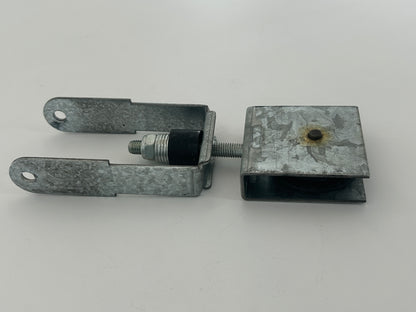 Novoferm Novomatik 553 Riemenenspanner Umlenkung Rolle Spannvorrichtung Rad Laufrolle Umlenkrolle Führungsrolle Spannrolle Antriebsrolle Endstück Riemenumlenkung Kettenwender