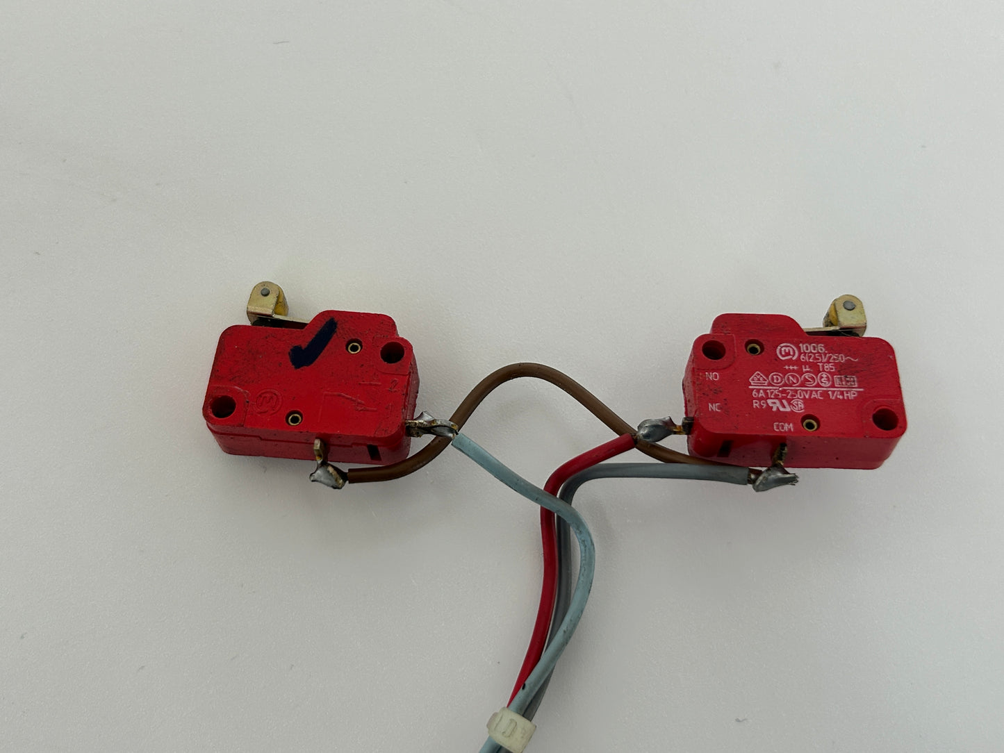 Stanley Euro 3 Endschalter Sensor Schalter Positionsschalter Hallsensor Taster Endanschlag  Microschalter Kontaktschalter Tastkontakt ID Geber