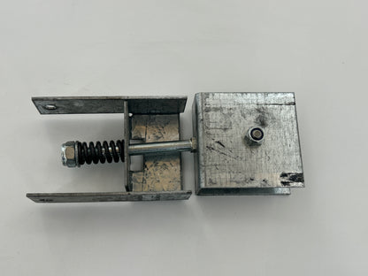 Liftmaster LM1000 Riemenenspanner Umlenkung Rolle Spannvorrichtung Rad Laufrolle Umlenkrolle Führungsrolle Spannrolle Antriebsrolle Endstück Riemenumlenkung Kettenwender