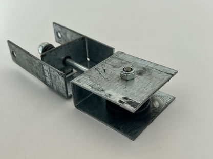Liftmaster LM1000 Riemenenspanner Umlenkung Rolle Spannvorrichtung Rad Laufrolle Umlenkrolle Führungsrolle Spannrolle Antriebsrolle Endstück Riemenumlenkung Kettenwender