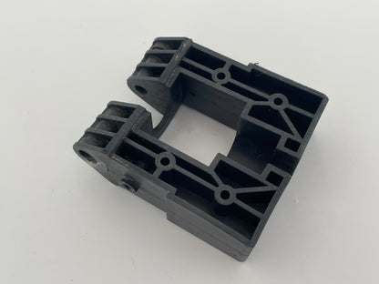 Novoferm 502 Halterung Halter Rollenhallter Endstück Umlenkung Rolle Riemenumlenkung Ersatzteil