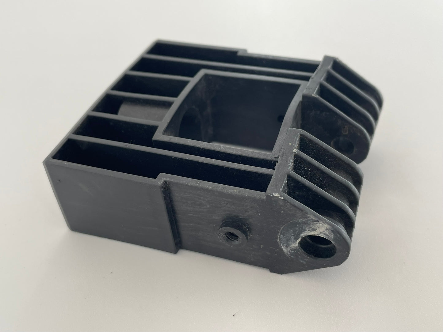 Novoferm 502 Halterung Halter Rollenhallter Endstück Umlenkung Rolle Riemenumlenkung Ersatzteil