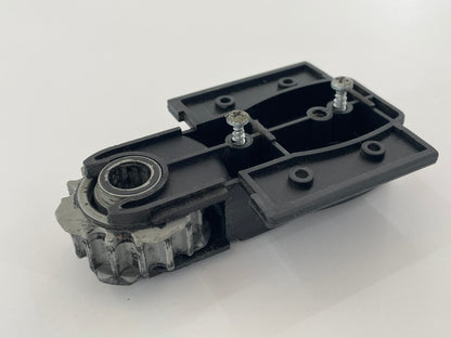 Novoferm 502 Umlenkung Rolle Spannvorrichtung Rad Ersatzteil Laufrolle Umlenkrolle Führungsrolle Spannrolle Antriebsrolle Kettenwender Kettenspanner Kettenführung Endstück Kettenumlenkung Kettenspreizer