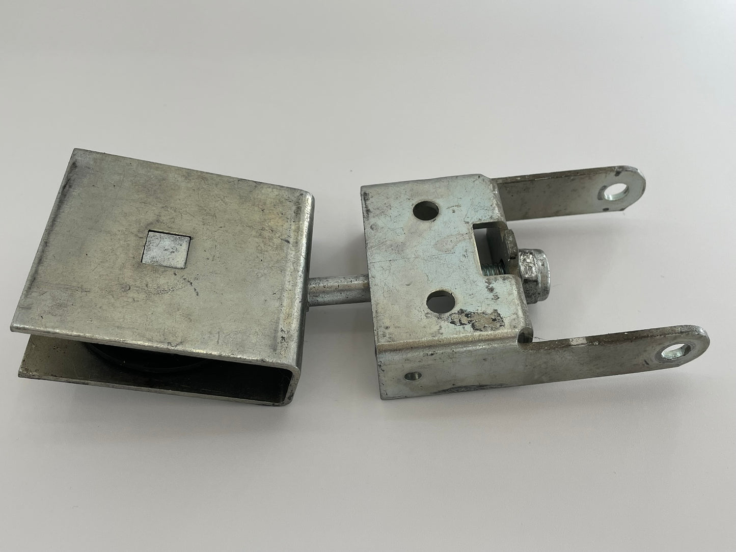 AEG TA212 Umlenkung Rolle Spannvorrichtung Rad Ersatzteil Laufrolle Umlenkrolle Führungsrolle Spannrolle Antriebsrolle Kettenwender Kettenspanner Kettenführung Endstück Kettenumlenkung Kettenspreizer