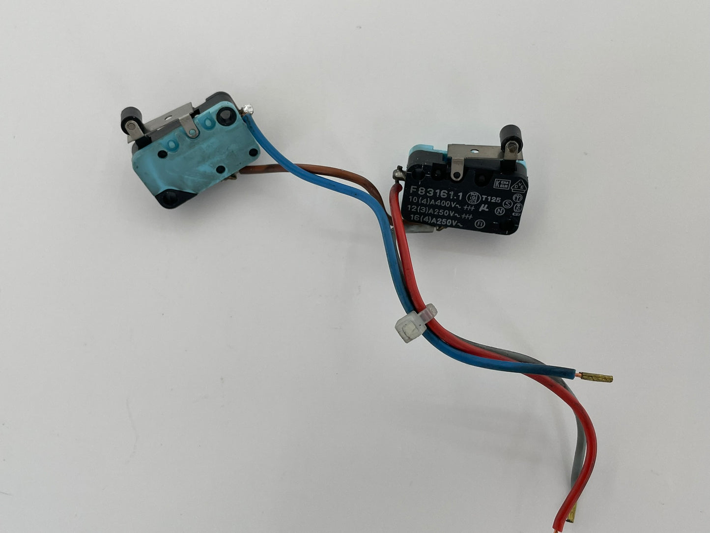 AEG TA212 Endschalter Sensor Schalter Positionsschalter Hallsensor Taster Endanschlag  Microschalter Kontaktschalter Tastkontakt ID Geber